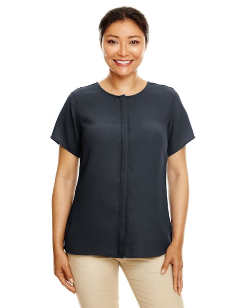 Devon & Jones DP612W Blusa de crepé de manga corta con ajuste perfecto para mujer