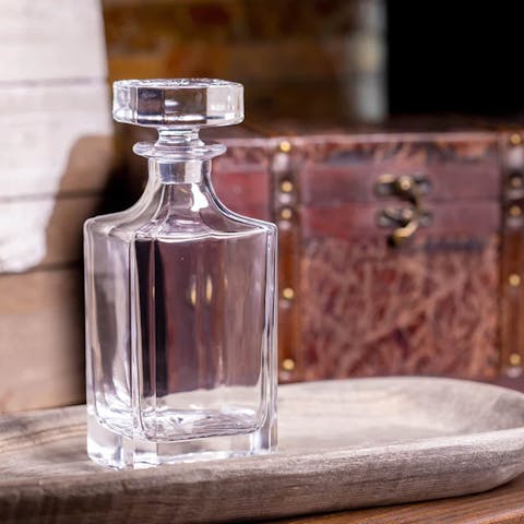 Whiskey Decanter - Square - 750ML - Ninja Transfers