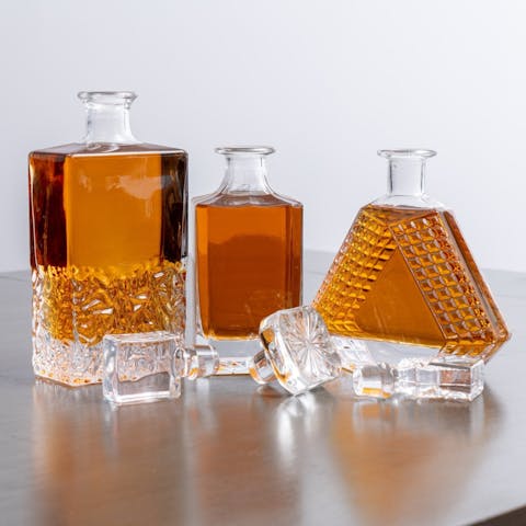 Whiskey Decanter - Triangle - 650ML - Ninja Transfers
