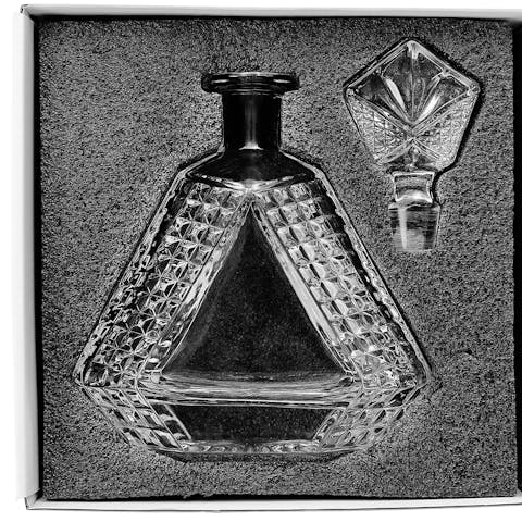 Whiskey Decanter - Triangle - 650ML - Ninja Transfers